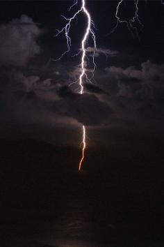 Lightning (by yoncha789)