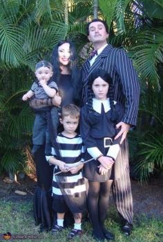 Funny and Cool Halloween Costumes 2013 ... Guess I need to tell kevin we need 2 mo kids lol