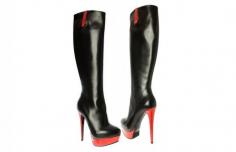 €480,00 Black calf leather boot with red platform