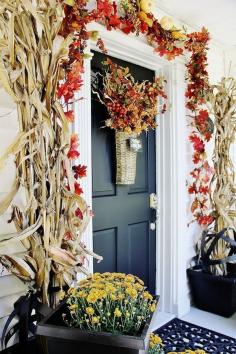 Get Into The Seasonal Spirit - 15 Fall Front Door Décor Ideas