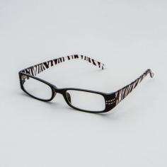 Take a walk on the wild side with these trendy frames. Artists, writers and other creative types will appreciate the touch of rebelliousness and inspiration that these frames bring to everyday outfits. Imagination and originality abound!
