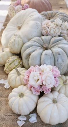 The colors and textures of this centerpiece are absolutely stunning! Adding the fresh flowers really takes the entire setting to a whole new level! Fabulous! From FRENCH COUNTRY COTTAGE: Simple Autumn Centerpiece