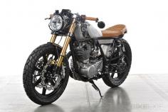 Tony Prust of Analog Motorcycles has built his reputation with a raft of elegant, mid-capacity customs: the perfect bikes for barhopping and cruising around town. This 1979 Yamaha SR500 has more of a raw edge though, and a name to match—‘Bruto.’