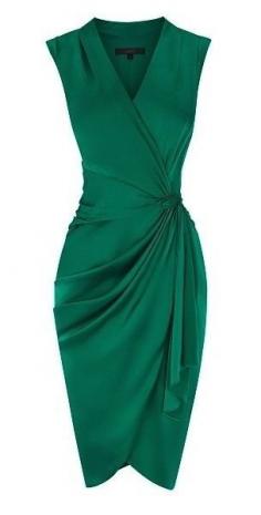 
                        
                            Stunning emerald colour and a flattering cut on almost all women!
                        
                    