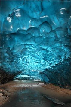 
                        
                            cave of blue
                        
                    
