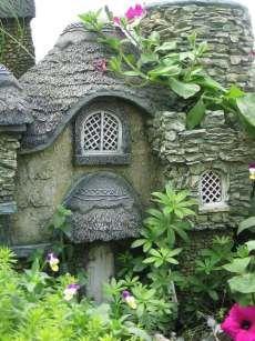 
                        
                            would love to walk through a storybook cottage like this
                        
                    