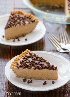 
                        
                            Clean No Bake Peanut Butter Pie -- Healthy no bake pie made with bananas, peanut butter, nut crust and chocolate chips. Tastes just like ice cream sans processed stuff!
                        
                    