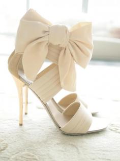
                        
                            Bows + Heels = Happiness
                        
                    