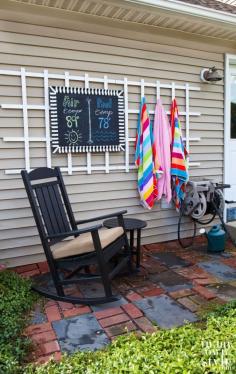 DIY Outdoor Chalkboard & Trellis