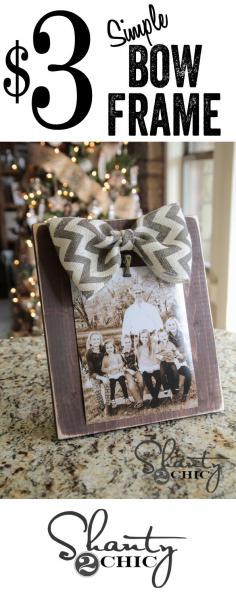 Super cute and easy DIY bow picture frames... Perfect #Christmas gift idea!!