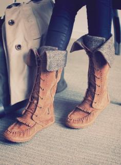 
                    
                        Boho ugg boots, pure leather brown in color
                    
                