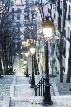 
                    
                        Winter Evening, Montmartre, Paris
                    
                