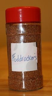 
                        
                            Fuddruckers Hamburger Seasoning: Paprika, black pepper, salt, brown surgar, garlic powder, onion powder, cayenne pepper. Can also be used on potato wedges.
                        
                    