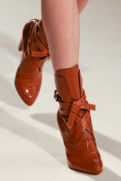 
                    
                        Louis Vuitton | Fall 2014 Ready-to-Wear Collection | Style.com
                    
                