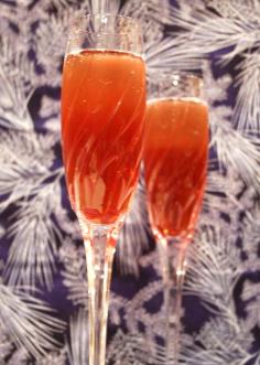 
                    
                        A Winter Solstice Mimosa (made with pomegranate, cinnamon, orange and prosecco). Perfect for all your mid-winter celebrations! From It's Not Easy Eating Green
                    
                