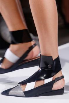 
                    
                        Roland Mouret
                    
                