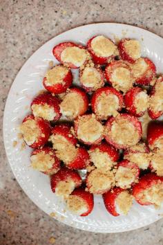 
                    
                        MINI STRAWBERRY CHEESECAKE BITES Omg! My mouth Is watering! Can't wait to make these!
                    
                