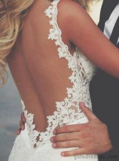 
                    
                        Love the cut out back! (Best Wedding and Engagement Rings at www.brilliance.com)
                    
                