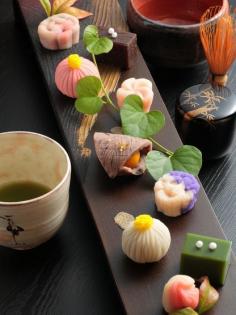 
                    
                        .Japanese sweets ( Wagashi ) with Matcha Tea
                    
                