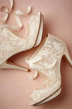 
                    
                        Lovely lace #women #fashion #shoes
                    
                