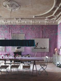 
                    
                        Look We Love: Crumbly European Chic: on.apttherapy.com...
                    
                