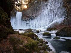 Portland Family Outdoors: Winter Waterfall Hunting