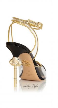 Black and gold strappy heels // Regilla ⚜ Una Fiorentina in California