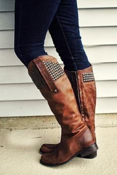 
                    
                        Brown Steve Madden long boots - WANT!
                    
                