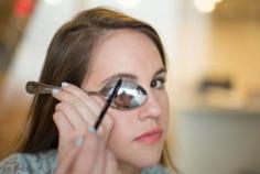 
                    
                        Align the curve of the spoon to your brow to get the perfect arch.
                    
                