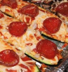 
                    
                        Zucchini Pepperoni Pizza | Slender Kitchen
                    
                