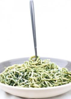 
                    
                        SPAGHETTI WITH SPINACH SAUCE - Erren's Kitchen -  This recipe is a super simple, quick, healthy and really flavorful!
                    
                