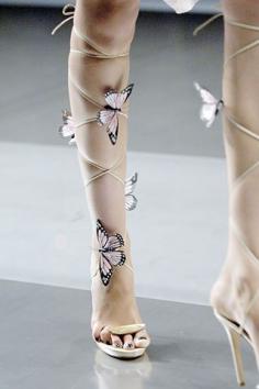 
                    
                        Emmy DE * Alexander Mcqueen.. beautiful butterfly lace-ups
                    
                