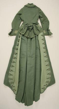 1873-1875 ___ Dress by Depret ___ Silk ___ French (Paris) ___ at The Metropolitan Museum of Art ___ photo 2