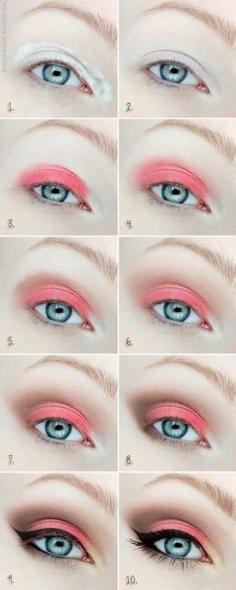 The Best Eyeshadow for Blue Eyes// But switch the pinky color for like a blue :)