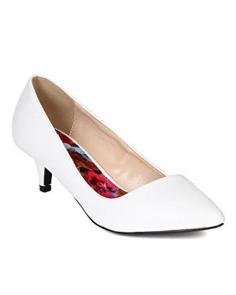 
                    
                        Qupid CD21 Women Leatherette Pointy Toe Kitten Low Heel Pump - White (Size: 7.0) Qupid www.amazon.com/...
                    
                