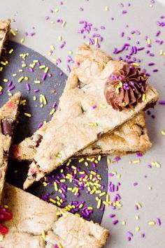 
                    
                        The BEST Cookie Cake! Perfect for a party... and there is brown butter!
                    
                