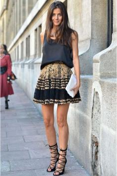 Black and Gold Love the skirt 
                                        