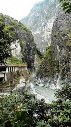 
                    
                        One of the most beautiful places i've ever seen.  Taroko Gorge #taiwan #travel.
                    
                