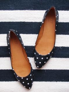 Navy stripes and adorable shoes | Southern Charm