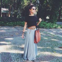 Pleated maxi skirt and crop top. Summer outfit inspiration.  #women's #fashion #summer #outfit #maxi #skort