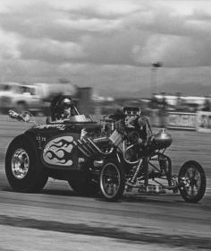 
                    
                        Vintage Drag Racing
                    
                