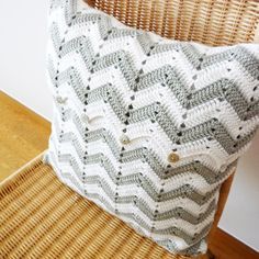 
                    
                        Chevron Pattern Crochet Pillow Gray White... look at that button flap &lt;3
                    
                