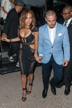 
                    
                        Jennifer Lopez looks smokin' hot in sheer dress at 46th birthday celebration in Hamptons - AOL.com
                    
                