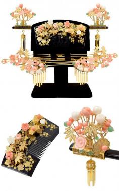 
                    
                        Kanzashi (traditional Japanese hair accesories) set for wedding, corals, semi precious stones, gilding
                    
                