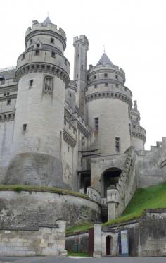 Chateau de Pierrefonds. Considered a national monument and one of the most beautiful castles in France #chateau