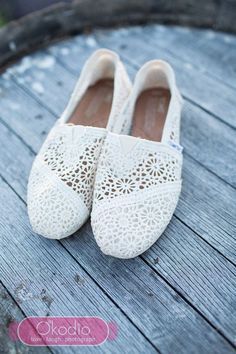 
                    
                        TOMS shoes. They are beautiful. Holy cow, some less than $19, I&#39;m gonna love this site!
                    
                