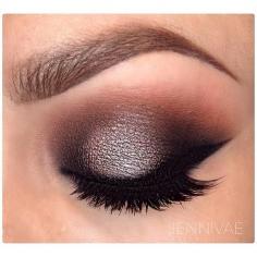 smoky eyes