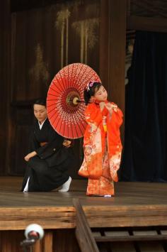 Japanese Girl performing traditional dance, Nihon Buyo 日本舞踊