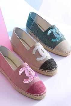 Espadrilles, tweed & fabric-green, red & beige - CHANEL