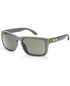 Enhance your spectacle collection in anticipation of the backyard barbeques and volleyball matches happening in the near future with the Oakley Holbrook Sunglasses. See the spikes with the UV ray-filtering Plutonite lens, which also exhibits excellent peripheral vision thanks to its 6-base lens curvature. Cheap shots to your face won't yield costly consequences thanks to the durable but lightweight O Matter frame material, while the Three-Point Fit keeps the glasses snug and your head in the game. Shaun White helped create the Holbrook as an everyday summer shade based on the classic big frames of the '50s and '60s, and with the optional, glare-eliminating Iridium lens coating, you can squeeze as much function as fashion out of these shades.